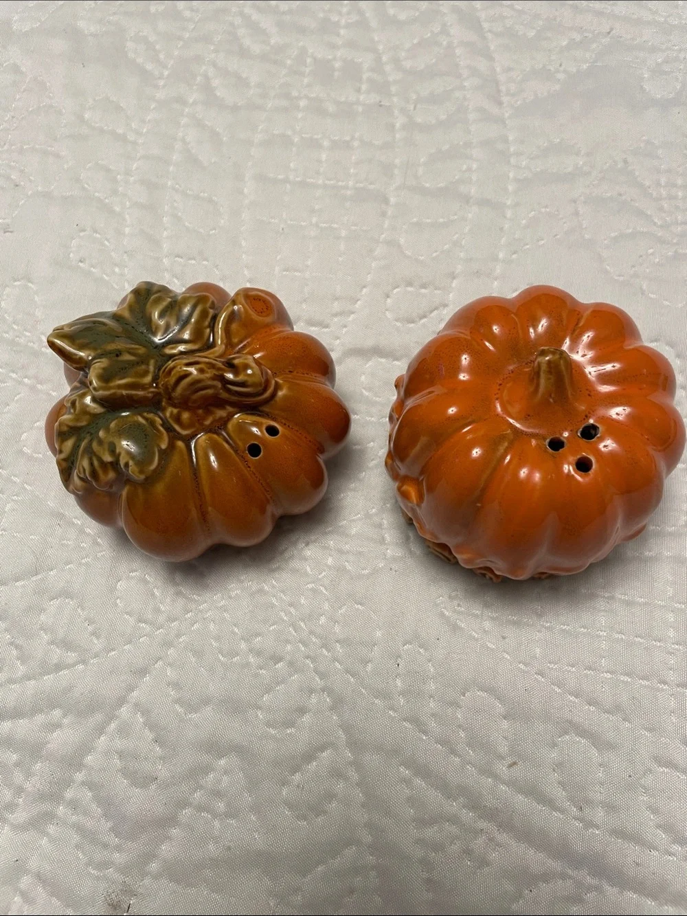 Pumpkins Salt & Pepper Shakers Set FALL AUTUMN HALLOWEEN THANKSGIVING Like New